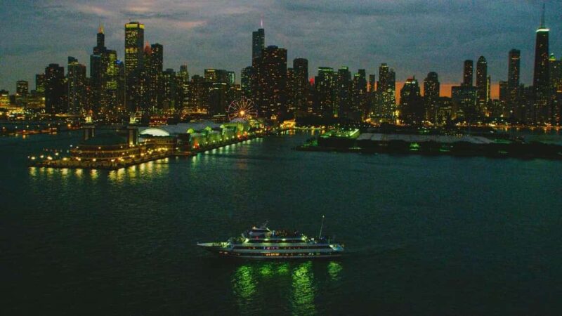 City Cruises Chicago: Lake Michigan Fireworks Dinner Cruise - Nighttime Entertainment and Rooftop Games