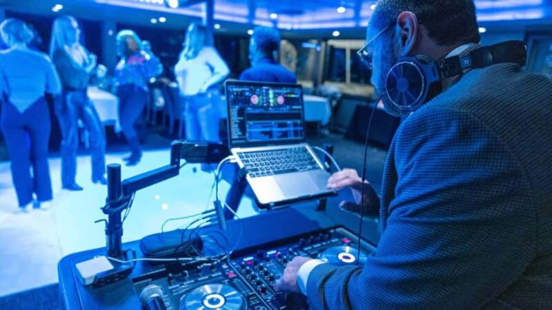 City Cruises Chicago: Premier Lunch or Dinner Cruise - The Cuisine: Gourmet Menu with Flexibility