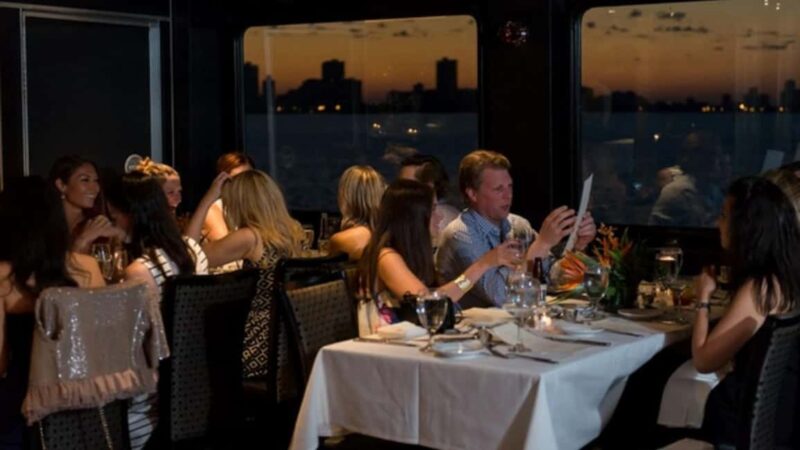 City Cruises Chicago: Premier Lunch or Dinner Cruise - Practical Details: Accessibility and Dress Code