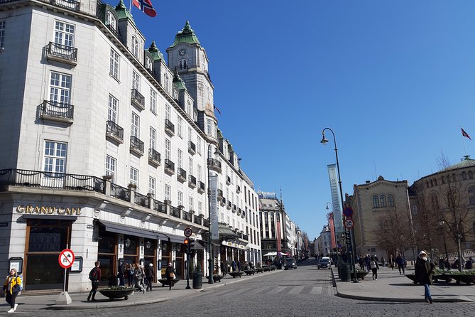 City Excursion (museums free). Tour of Oslo Citys Hidden Gems - Visiting Oslo City Hall: A Landmark of Art and Diplomacy