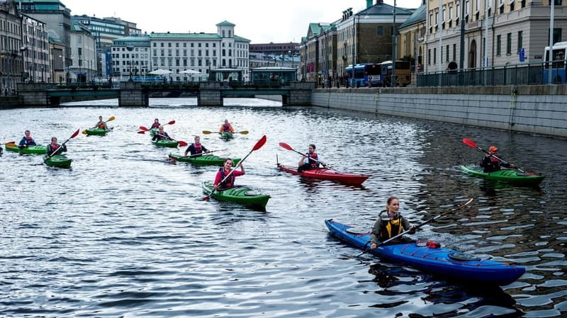 City Kayak Tour - Navigating Gothenburg’s Canals and Waterways