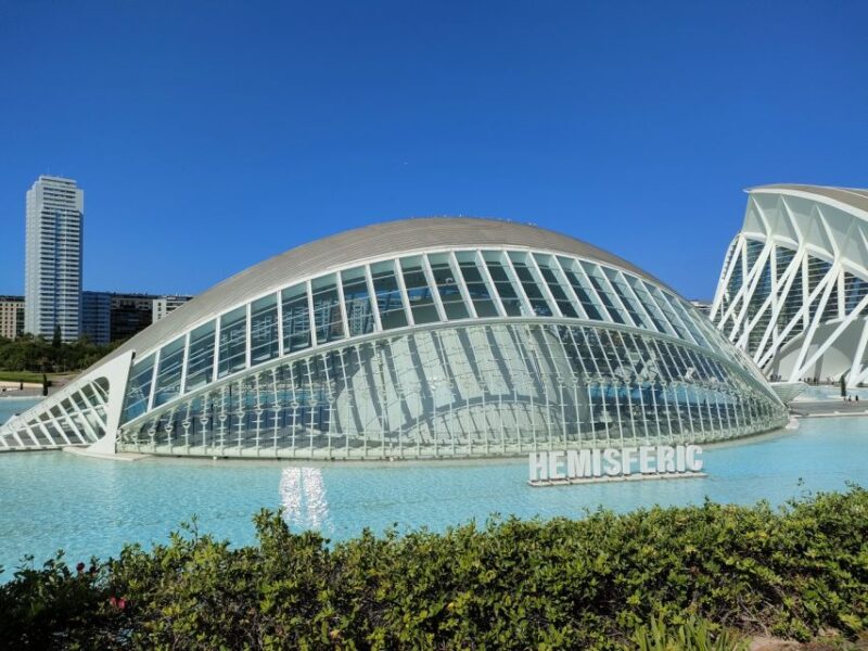 City of Arts and Sciences Private Bike tour - Scenic Cycling Along Turia River Park