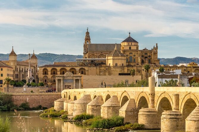 City of Caliphs: A Self-Guided Walking Tour of Córdobas History - The Episcopal Palace and the Córdoba Synagogue