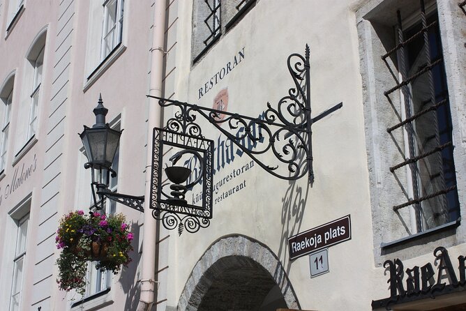 City tour and tasting of craft beers ciders and cheeses - Food and Drink: Tasting Experience and Limitations