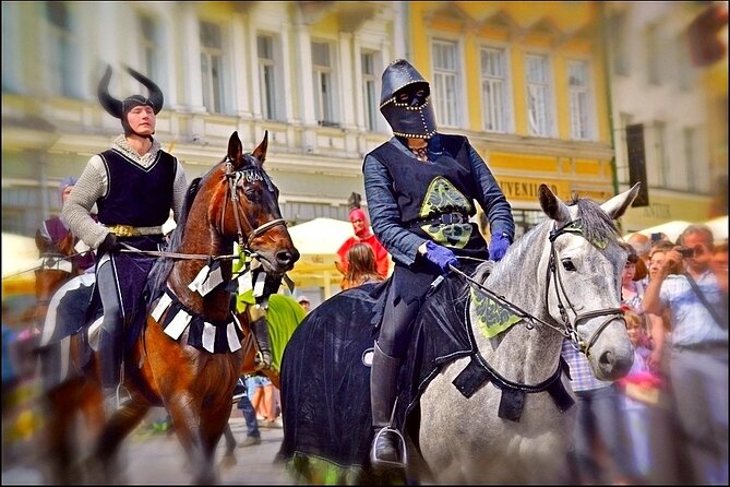 City tour and tasting of craft beers ciders and cheeses - The Experience of Guides and Pacing