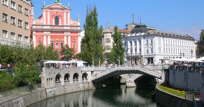 City Tour of Ljubljana - Visiting the Triple Bridge (Tromostovje) – An Architectural Masterpiece