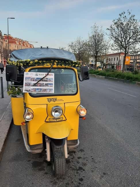 City tour, old downtown sightseeing in Lisbon, - Exploring Lisbon’s Old Town with a Private Tuk Tuk