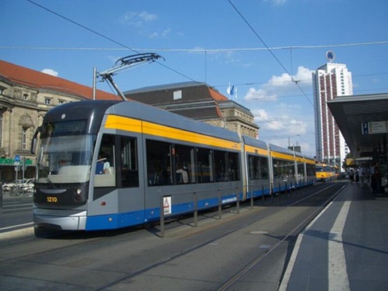 City tour on foot, by S-Bahn and tram - Key Points