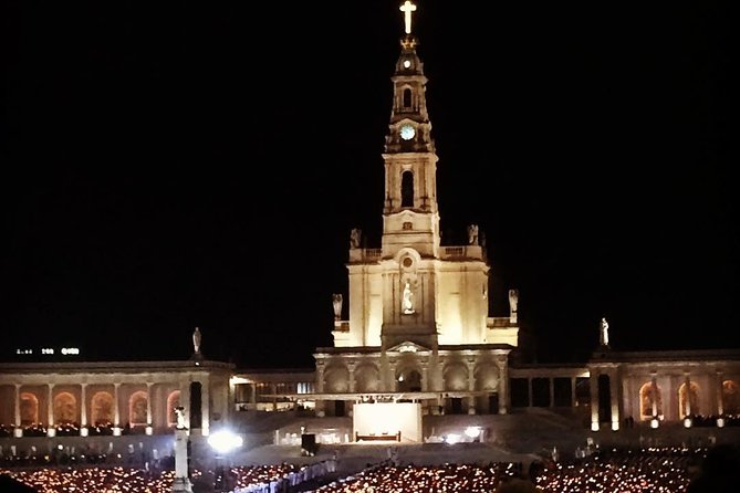 City Tour procession of candles, Fatima night - Discover the Candlelight Procession of Fatima from Coimbra