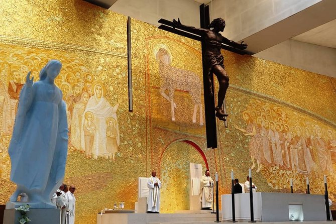 City Tour procession of candles, Fatima night - Key Points