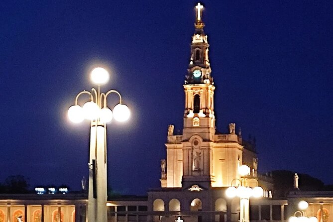 City Tour procession of candles, Fatima night - The Candlelight Procession: A Night of Spiritual Connection