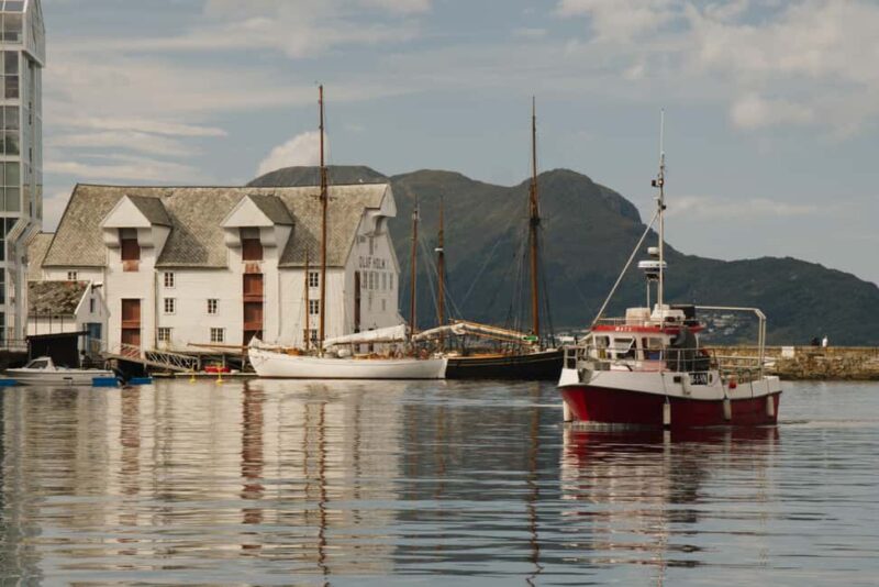 City walk in Ålesund: Art Nouveau, sea views & insider tips - Walking Along Ålesund’s Waterfront and Modern Infrastructure