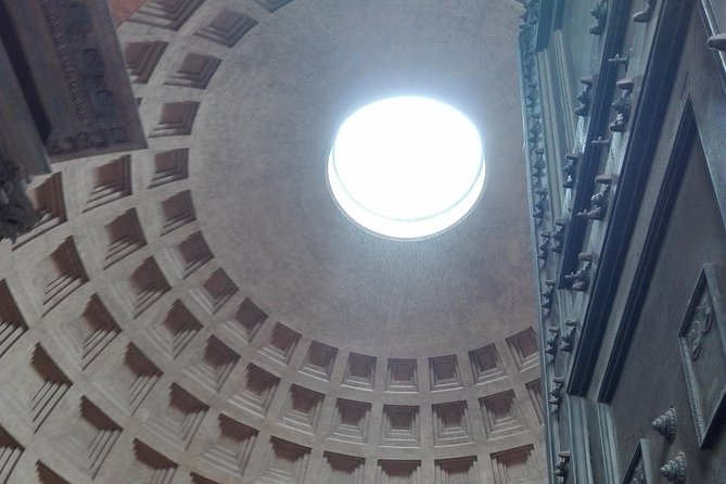 City walk through Spanish steps, Trevi fountain, Pantheon, Navona, Angel Castle - Key Points