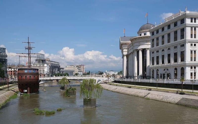 CITY WALKING TOUR - PROJECT SKOPJE 2014 - The Architectural Marvels of Kenzo Tange