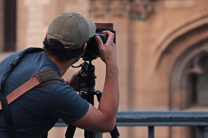 CityTour and Photo Portraits Souvenirs in Montpellier - Exploring Montpellier’s Landmarks with a Local Guide