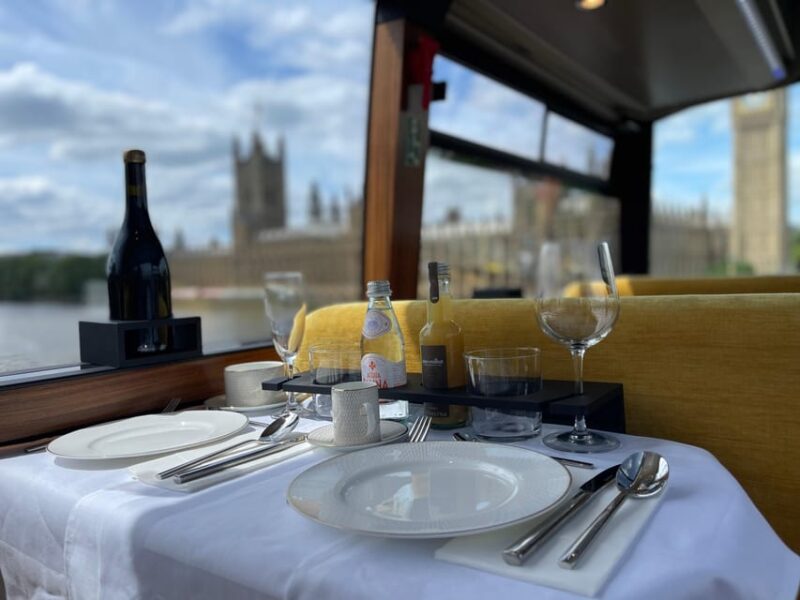 City(Tower) of London by LE GRAND - London's Luxury Bus Tour - The Experience of a Small Group Tour in London