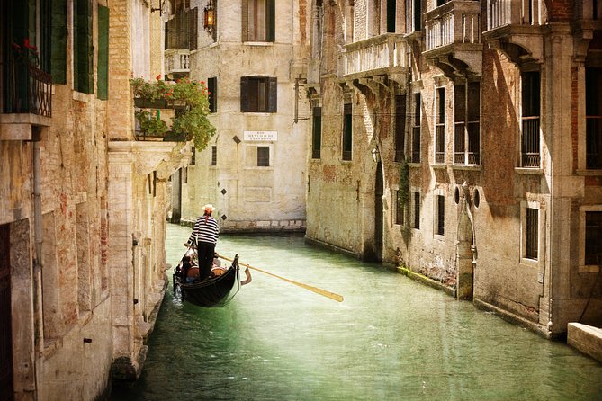 Classic 30-Minute Gondola Ride in Venice - Is This Tour Worth It?