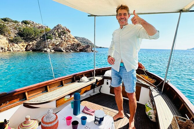 Classic boat tour to Tavolara and Molara with lunch. - Tavolara Island: A Natural Landmark and Disembarkation Point