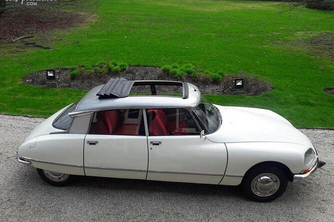 Classic car rental in Chantilly - The Comfort and Style of a 1957 Citroën