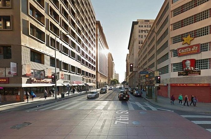 Classic Film and Television Locations 1 Day Tour in Los Angeles - The Experience: Guided, Comfortable, and Filled with Movie Magic