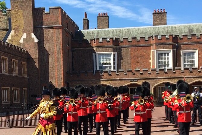 Classic London Tour - Exploring London’s Most Famous Landmarks from a Black Cab