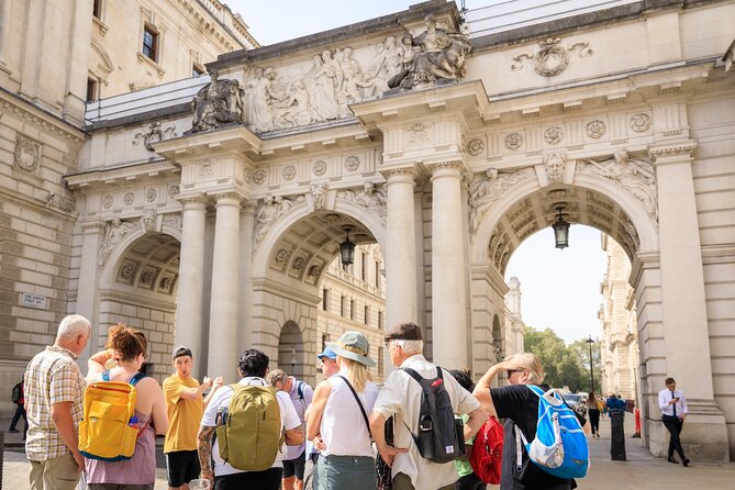 Classic London Tour with Westminster Abbey, Skip the Ticket Line - The Benefits of Pre-Booking and Multimedia Guides