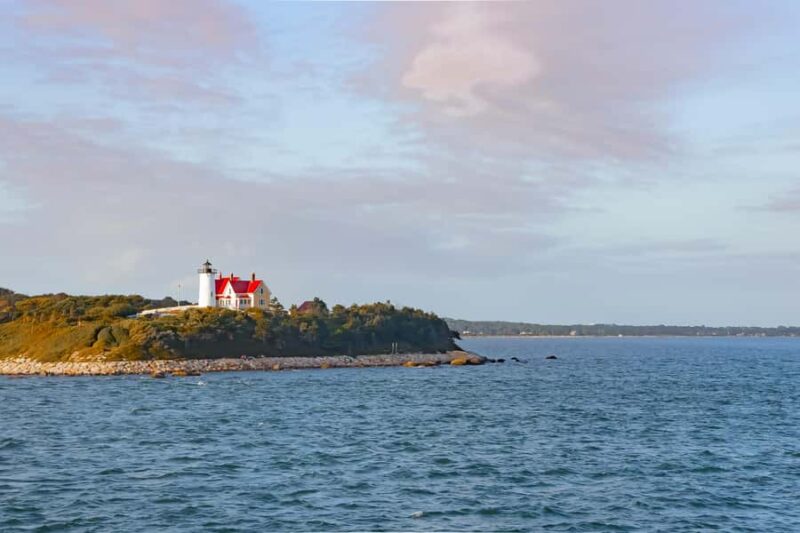 Classic Martha's Vineyard 1-Day Escape from Boston - Iconic Coastal Views at Gay Head Light in Aquinnah