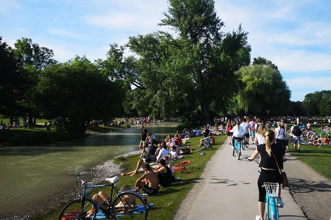 Classic Munich Bike Tour with Beer Garden stop - Discovering the English Garden on Two Wheels