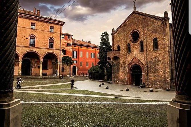 Classic Private Walking Tour Bologna - Practical Details: Meeting Point and Accessibility