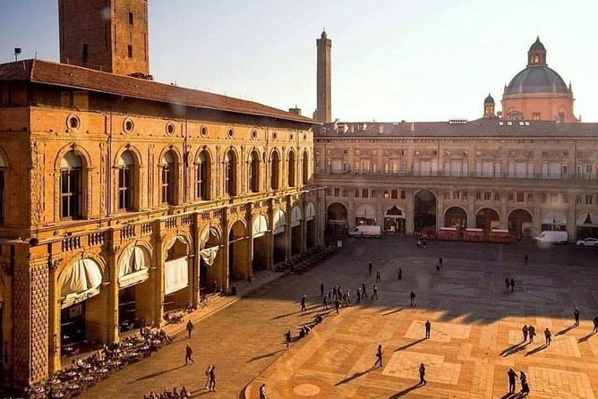 Classic Private Walking Tour Bologna - Guides and Guest Experiences
