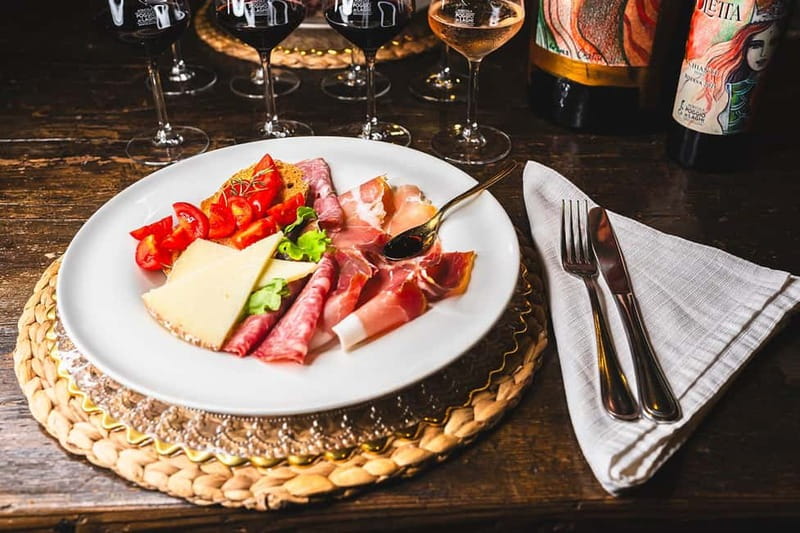 Classic: Tasting of Wines, Oils & Vinegars - Wines and Vinegars: A Focus on Quality and Tradition