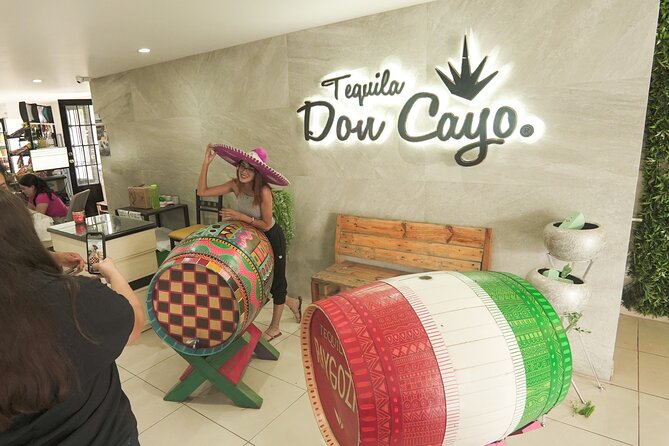 Classic Tequila Tour and CANTARITOS EL GÜERO - Summary: A Well-Rounded Tequila Experience from Guadalajara