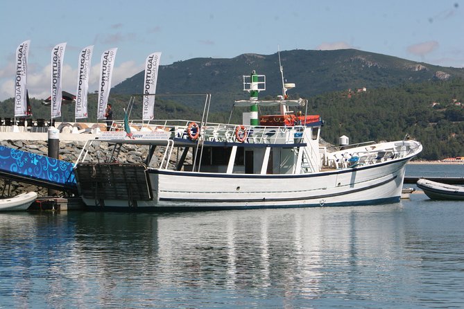 Classic Yacht Sunset group tour in Lisbon with welcome drink - The Sunset and Scenic Views on the Water