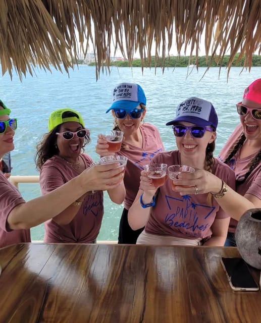 Clearwater Beach: Beach Tiki Cruise - Wildlife Encounters: Dolphins and Manatees