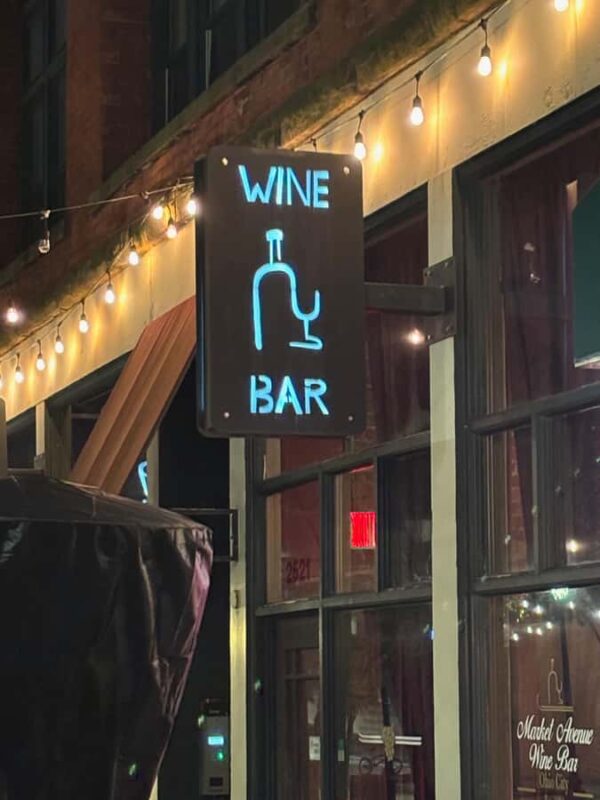 Cleveland: Premium Golf Cart Tour of the Wine District - Accessibility and Suitability for Different Guests