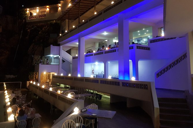 Cliff Diver De Luxe with Different Options at "La Quebrada" - Dining Options: From Drinks to Full Dinner