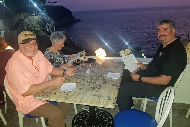 Cliff Diver De Luxe with Different Options at "La Quebrada" - The Experience of Meeting the Divers and Meeting Expectations