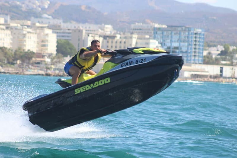 Closed circuit on Jetski - Instructor Support and Multilingual Assistance