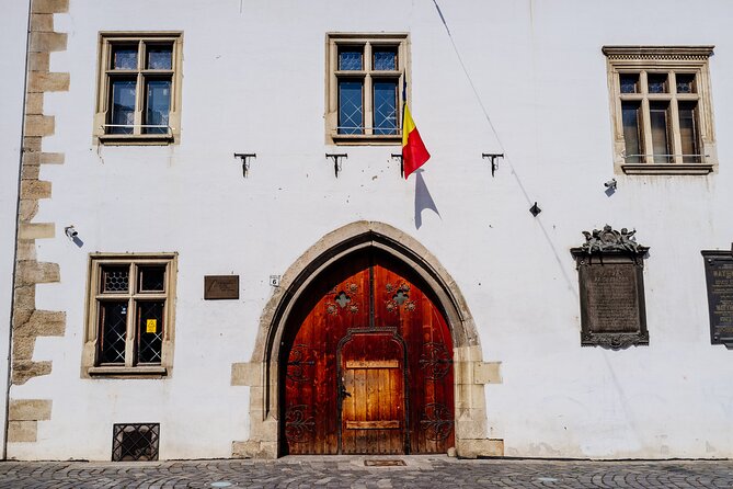 Cluj-Napoca: 2.5-Hour Guided Walking Tour - Exploring the Site of the First University at Universitatea Babe-Bolyai