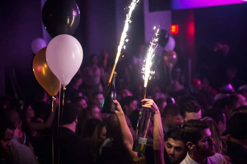 Cluj-Napoca: VIP Dining, Limo ride & Clubbing - Party at One of Cluj-Napoca’s Most Popular Clubs