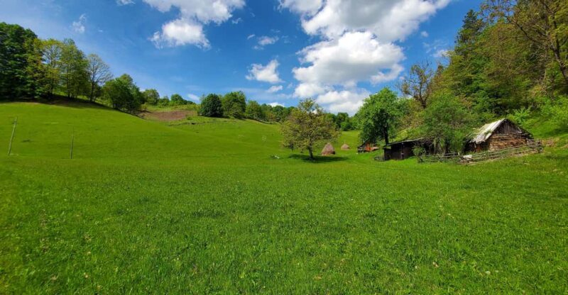 Cluj to Rosia: Day Trip to Ferrata and pittoresque country - Cluj to Rosia: A Full-Day Adventure in Bihor County