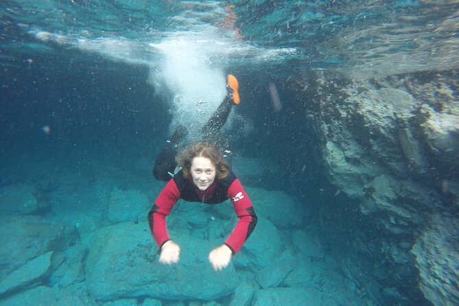 Coasteering Tour - Cliff jumping, swimming, scrambling. - Key Points