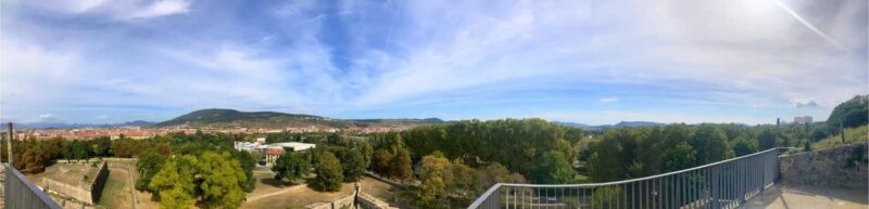 Cobblestones Tour Pamplona: Immersive Walking Tour in English - The Experience of Walking Pamplona’s Old Town