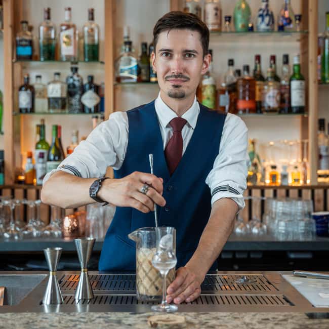 Cocktail classes with a professional (hands-on workshop) - Learn to Shake Like a Pro in Bordeaux