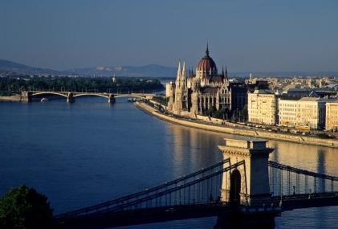 Cocktail Cruise Downtown Budapest - Enjoy Budapest from the River with a Sunset Cocktail Cruise