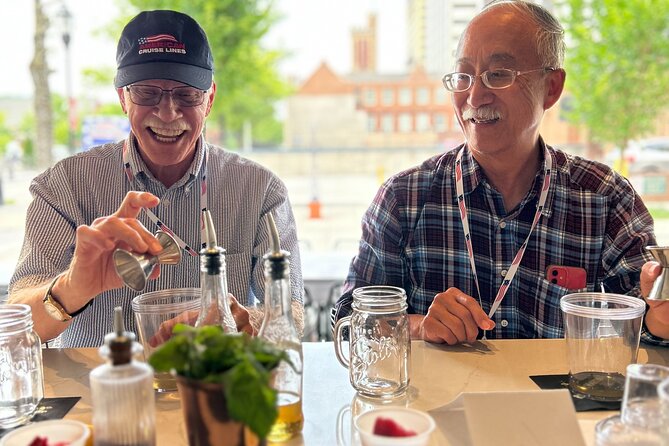 Cocktails and Conversations: Group Cocktail Making Class - Pacing and Atmosphere of the Class