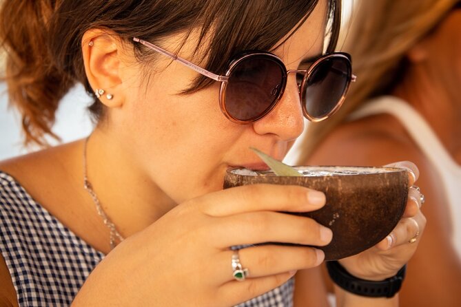 Cocktails Workshop & Sailing Cruise from Barcelona - Snacks and Beverages Included