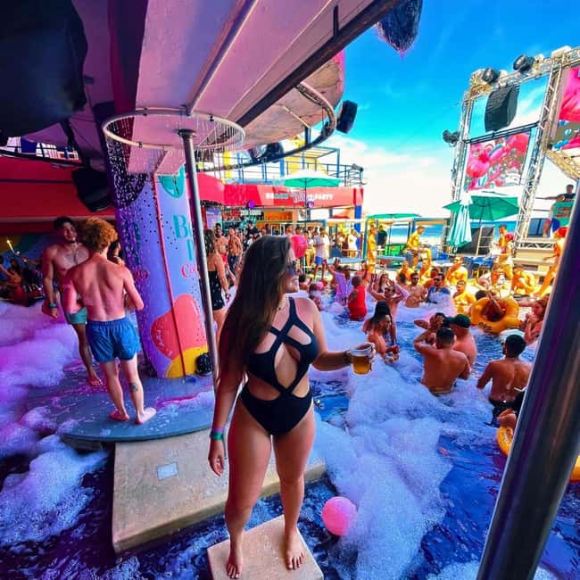 Coco Bongo Beach Tickets - Live Show and Parade of Technology