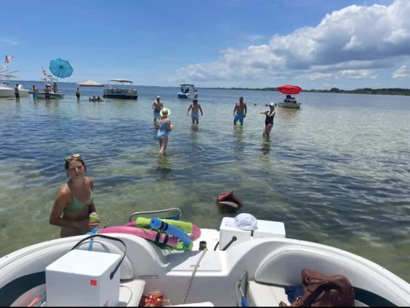 Cocoa Beach: 2-Hour Boat Tour with Captain - The Role of the Captain and the Small Group Atmosphere