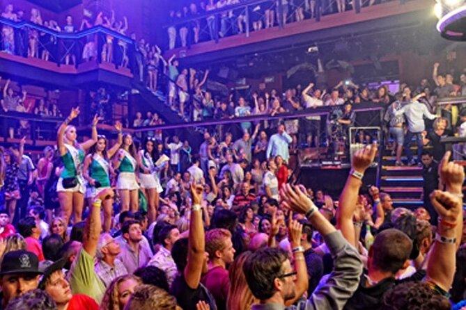 Cocobongo Cancun Disco and Show Primera Fila - Premium Free Bar: An Open Bar Experience